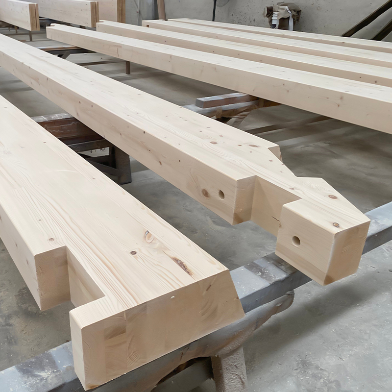 Poutre et poteau en bois lamellé-collé en épicéa
