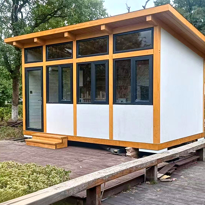 Hangar en bois